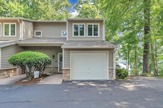 30 Windlass Pointe Dr, Moneta, VA 24121