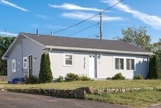 11 Rockport Rd, Gloucester, MA 01930