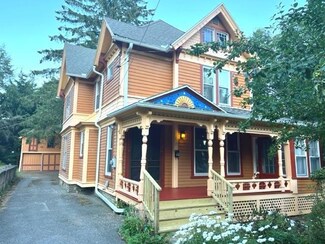 86 Elm St, Oneonta, NY 13820