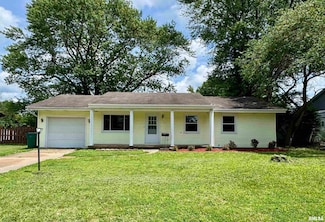 133 Holden Dr, Macomb, IL 61455