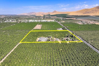 267 N Strathmore Ave, Lindsay, CA 93247