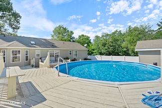401 Fernwood Dr, Forked River, NJ 08731