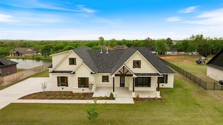 10140 Oakwood Dr, Edmond, OK 73025