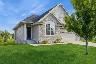 14311 Holcomb Ave, Urbandale, IA 50323