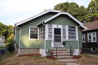 14 Makepeace St, Saugus, MA 01906
