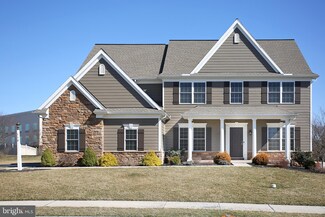 116 Savannah Dr, Hummelstown, PA 17036