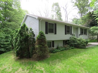 52 Freedoms Way, Northbridge, MA 01534