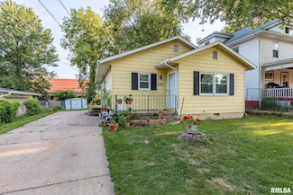 1027 W 13th St, Davenport, IA 52804
