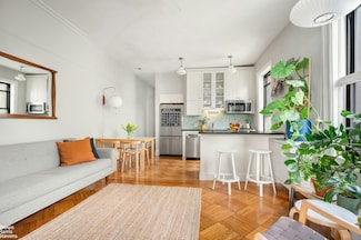 813 8th Ave Unit 4R, Brooklyn, NY 11215