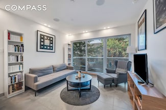 116 India St Unit 2A, Brooklyn, NY 11222