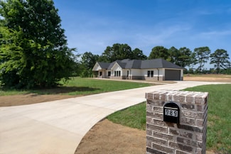 989 County Rd, Tatum, TX 75691