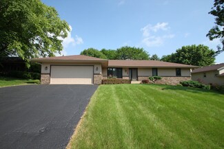 7552 Moss Canyon Rd, Cherry Valley, IL 61016