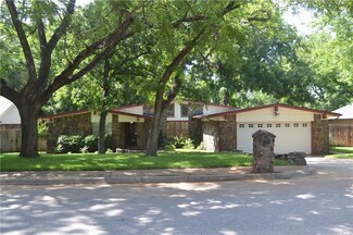 1821 Chaparral Ln, Edmond, OK 73013