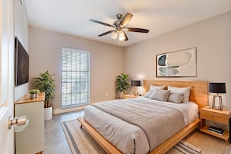 7980 N French Dr Unit 305, Pembroke Pines, FL 33024