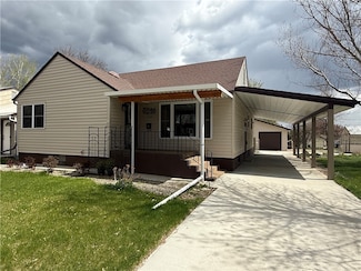 1108 2nd St W, Roundup, MT 59072
