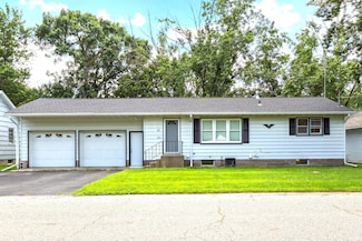 38 Cherry St N, Waite Park, MN 56387