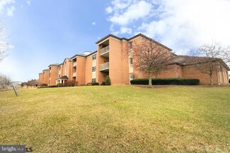305 Village Heights Dr Unit 327, State College, PA 16801