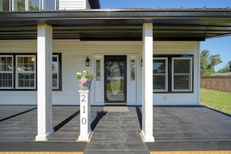 210 W Grove Ave, Michigan Center, MI 49254