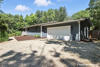 3214 Edgewood Dr, Wonder Lake, IL 60097