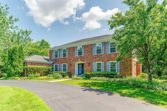 555 W Everett Rd, Lake Forest, IL 60045
