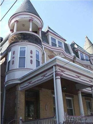 818 S 48th St, Philadelphia, PA 19143