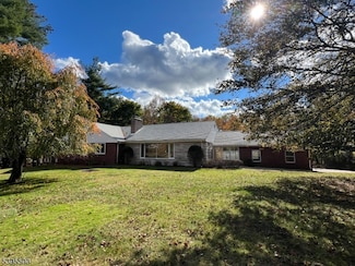 391 Forest Rd, Mahwah, NJ 07430