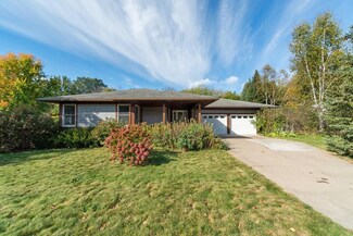 798 Bluff View Ln, Chippewa Falls, WI 54729