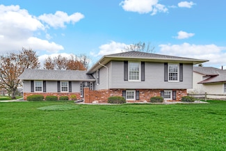 1023 Chestnut Blvd, Chesterton, IN 46304