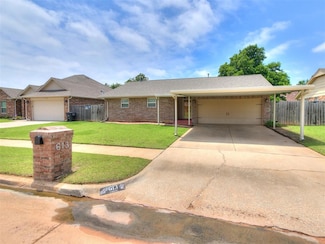 613 S Avery St, Moore, OK 73160