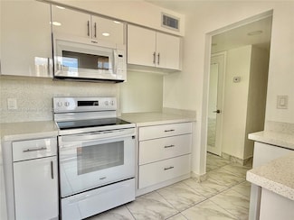 20201 NE 29th Ct Unit D221, Miami, FL 33180