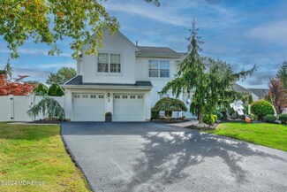 12 Woodmere Ct, Old Bridge, NJ 08857