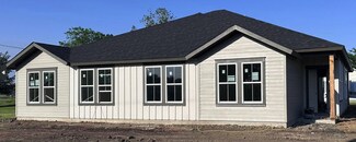 370 N Dallas St, Palmer, TX 75152
