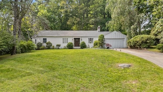 5 Ridgeview Dr, Pleasantville, NY 10570