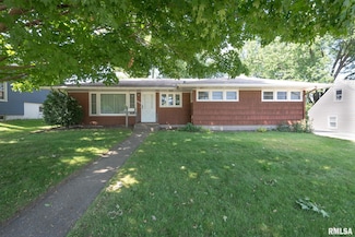 2002 N Elsie Ave, Davenport, IA 52804