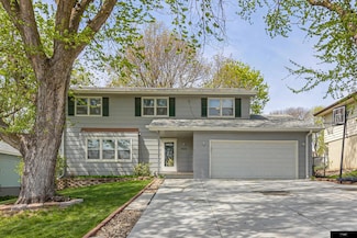 5624 N 92nd St, Omaha, NE 68134