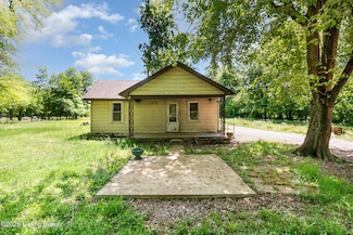 3608 Mud Ln, Louisville, KY 40229