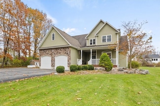 1294 Bargeview Dr, Chittenango, NY 13037