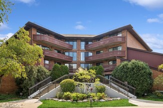 702 Waukegan Rd Unit A405, Glenview, IL 60025