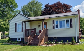 344 Pine St, Central City, PA 15926