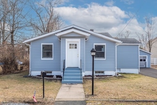 454 Riverview Dr, Totowa, NJ 07512