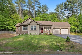 33 White Birch Dr, Lake Luzerne, NY 12846
