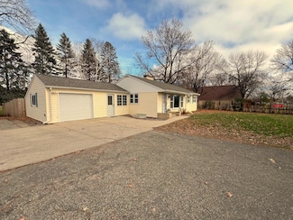 504 19th Ave SW, Willmar, MN 56201