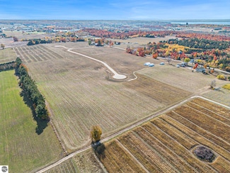 000-H Stroller Ln Unit H, Williamsburg, MI 49690