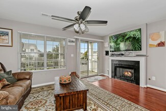 11000 Kinship Ct Unit 203, Manassas, VA 20109