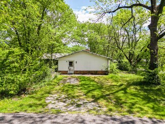 307 W Harris St, Sturgeon, MO 65284
