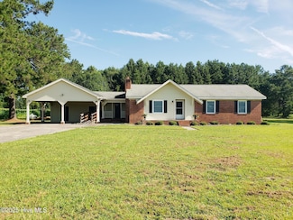 865 Silver Spoon Rd, Evergreen, NC 28438