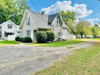 1036 Jordan Lake St, Lake Odessa, MI 48849