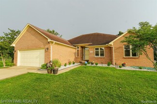 3111 Ramzi Ln, Auburn Hills, MI 48326