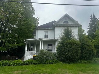 28 Harvard St, Laconia, NH 03246
