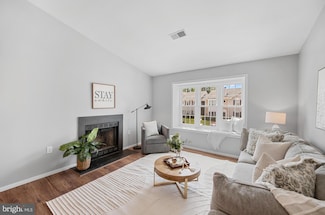 7826 Harrowgate Cir Unit D, Springfield, VA 22152